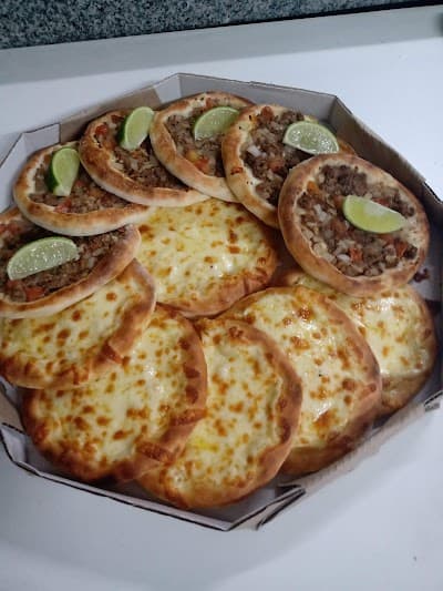 Pizzaria e Esfiharia No Capricho - Foto 3