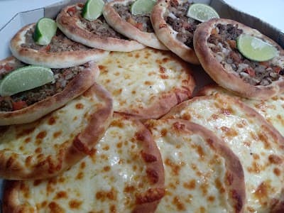 Pizzaria e Esfiharia No Capricho - Foto 6