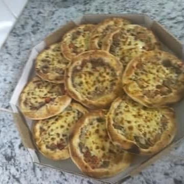 Pizzaria e Esfiharia No Capricho - Foto 8