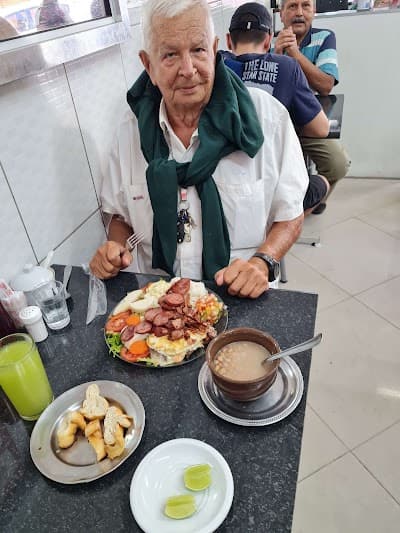 Restaurante e Lanchonete Café do Ponto - Foto 7