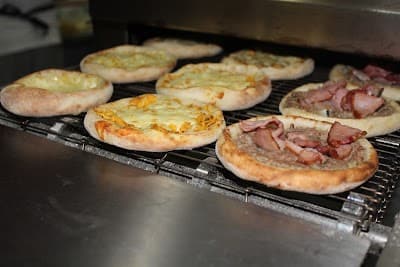 Yany Pizzaria e Esfiharia - Foto 2