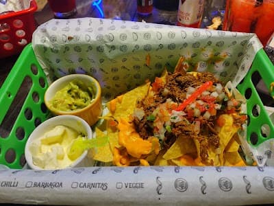 Cholos Taqueria - Foto 4