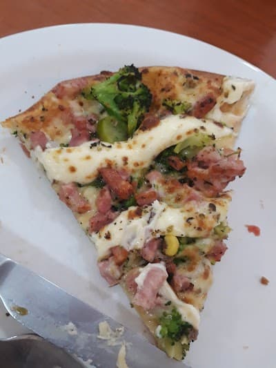 Pizzaria Quatro Queijos - Foto 7