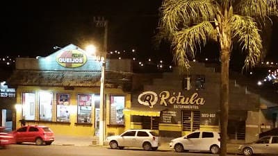 Pizzaria Quatro Queijos - Foto 9