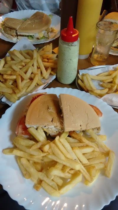 Trindade Lanches e Porções - Foto 4