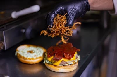 Hand's Hamburgueria Artesanal - Foto 8