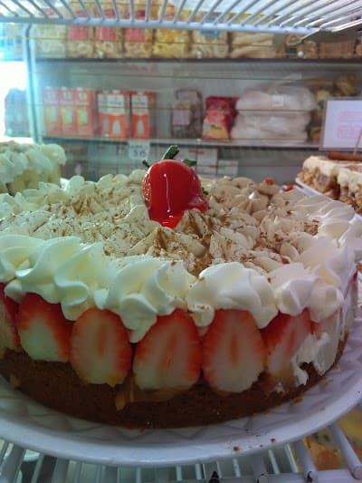 Padaria e Confeitaria Prestígio • Rau - Foto 4