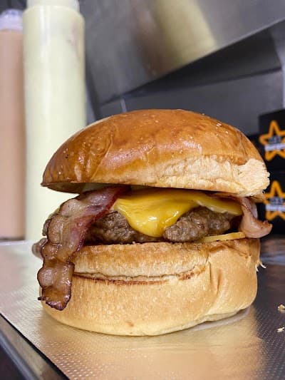 M&E Burger - Hamburgueria artesanal - Delivery Arujá e região - Foto 3