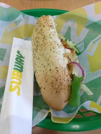 Subway Pedra Branca - Foto 10