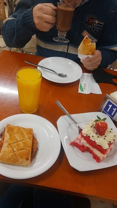 Padaria e Confeitaria Brasil - Foto 5