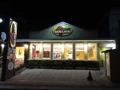 Pizzaria Quatro Queijos - Foto 4