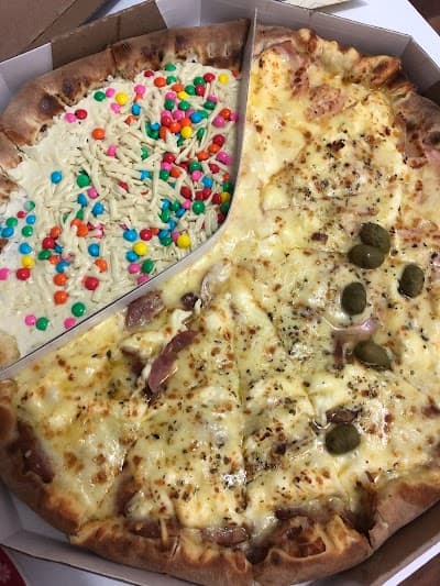 Pizzaria Quatro Queijos - Foto 6