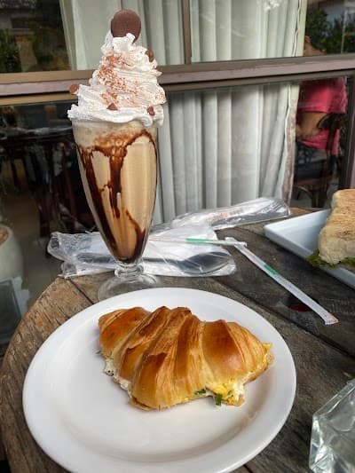 Pães e Papos - Padaria e Café - Foto 9
