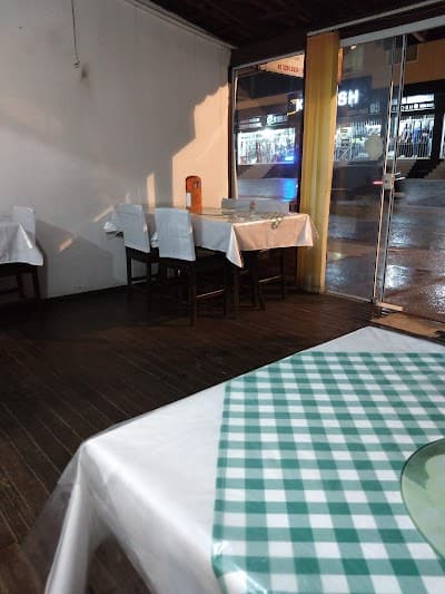 Italian Hut Pizzaria - Foto 6