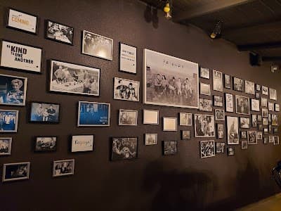 Hang Out • Gastro Pub - Foto 4
