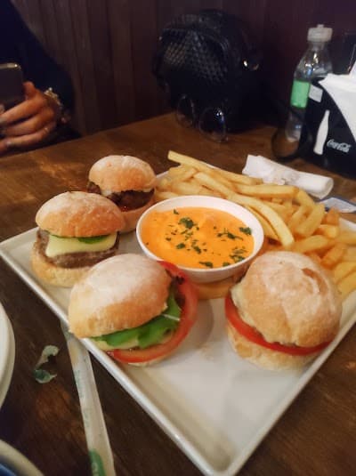 Mulligan Resto Pub - Viva Open Mall - Foto 5