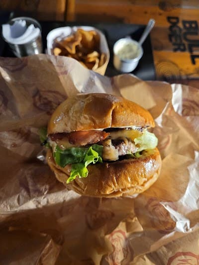 Benja Bulldger- burger sobre rodas - hamburgueria artesanal em Torres/RS - Foto 3