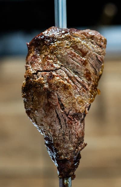 Casa dos Assados Empório Garopabar - Frango Assado - Carnes Assadas - Foto 3