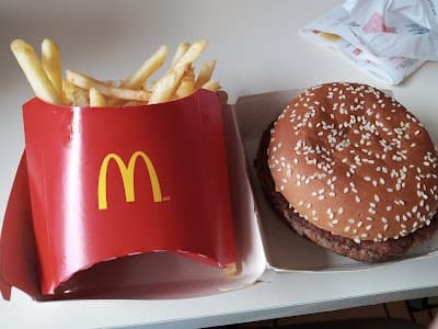 McDonald's Mercês Drive - Foto 2