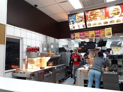 McDonald's Mercês Drive - Foto 3
