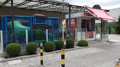 McDonald's Mercês Drive - Foto 9