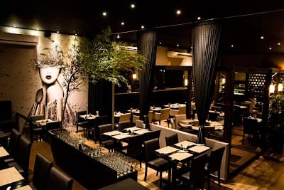Maderu Sushi Lounge