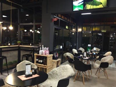 Posto Ipiranga - Johann (Posto, Garagem, Loja de Conveniência e Café)